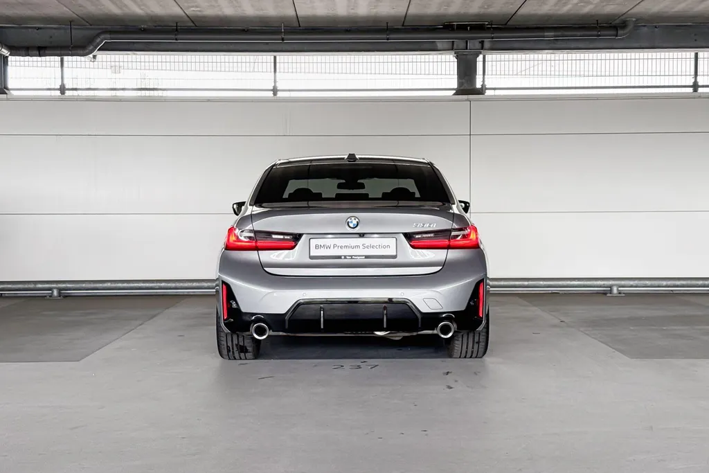 BMW 3 Serie Sedan 330i M-Sport