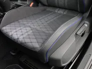 Volkswagen Golf variant R-Line Edition 1.5 eTSI 150 pk 7 versn. DSG · Assistance Pakket Plus · Panoramaschuif-kanteldak · Trekhaak inklapbaar, met elektrische ontgrendeling · Prijs is inclusief inruilpremie · MEGA SALE