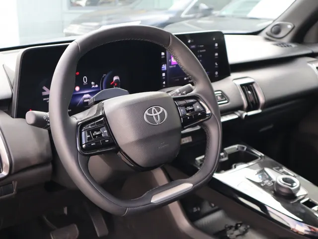 Toyota Urban Cruiser Executive 61 kWh | Panoramdak | 360 Camera | Stuur/Stoel Verwarming |