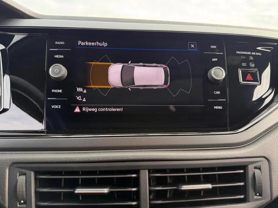 Volkswagen Polo 5-deurs 1.0 TSI R-Line Nederlandse Auto | Pano dak | LED iQ | Virtual Cockpit | CarPlay | 17' Bergamo | etc.