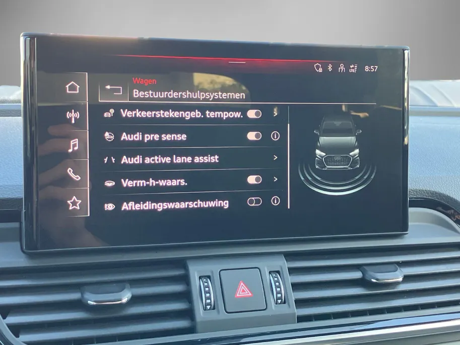 Audi Q5 Sportback 50 TFSIe 220kW/299PK S Line · Panoramadak · Camera · Apple/Android Car Play · Stoelverwarming · Drive select · Leder/stof