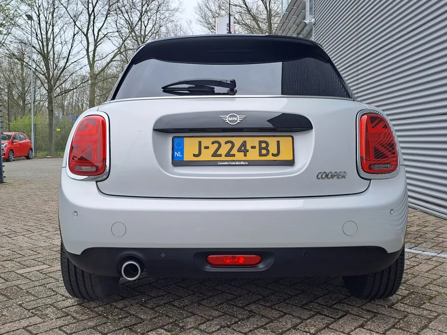 MINI Cooper Mini 1.5 Business Edition | Navigatie | Harman Kardon | Climate | Sensoren | Cruise