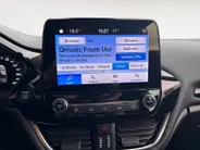 Ford Fiesta 1.0 EcoBoost Hybrid Titanium | Winter Pack | Keyless | Apple Carplay / Android auto