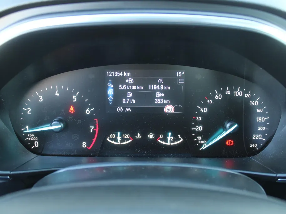 Ford Focus 1.0 EcoBoost Active Business | Trekhaak | Panoramadak | Stuur-/stoel-/voorruitverwarming | Camera | Navi | 18' LM | LED | Cruise adapt. | B&O audio | Zeer nette auto!! |