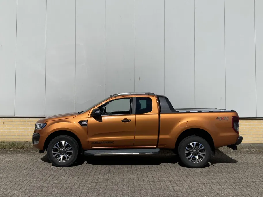 Ford Ranger 3.2 5-cilinder TDCi 200 pk 4WD Wildtrak Supercab Adaptieve Cruise Control - Navigatie - Trekhaak- afsluitbare Rollertop