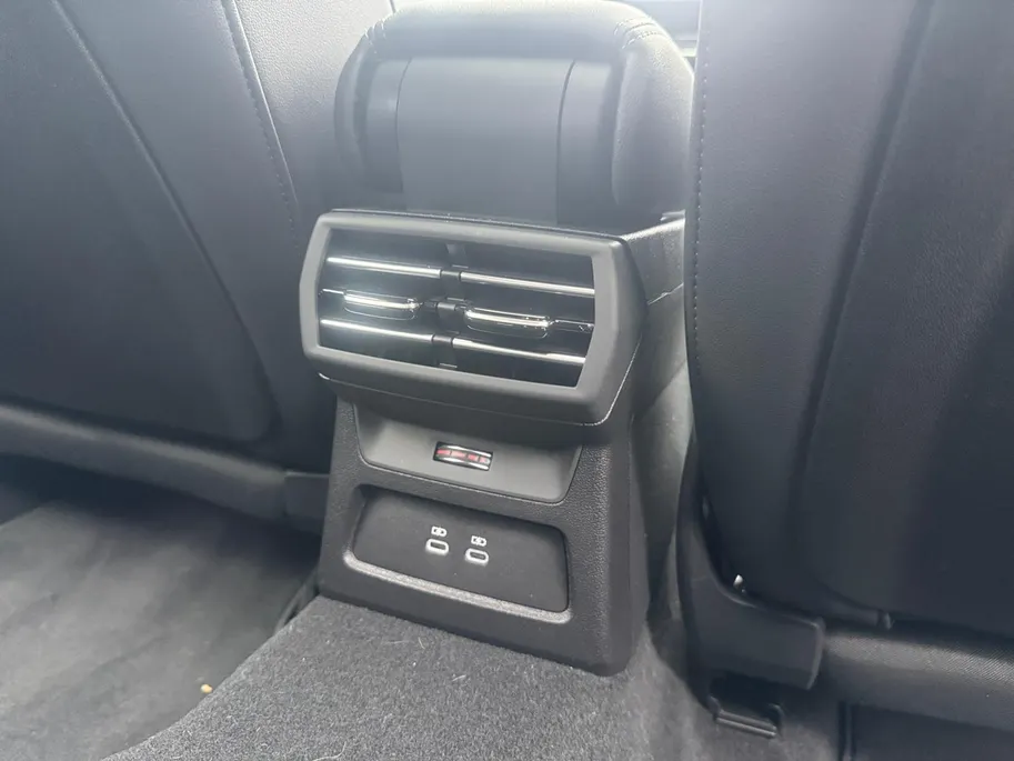 Audi A3 Sportback 35 TFSI S edition | 3X S Line | Schuif-Kantel Dak | Sportstoelen | SONOS | Camera | Stoelverwarming | Apple Carplay | Adaptief Cruise Control | Climate Control