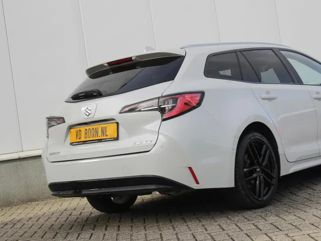 Suzuki Swace 1.8 Hybrid Style | Cruise | Carplay/Android | Camera | Trekhaak