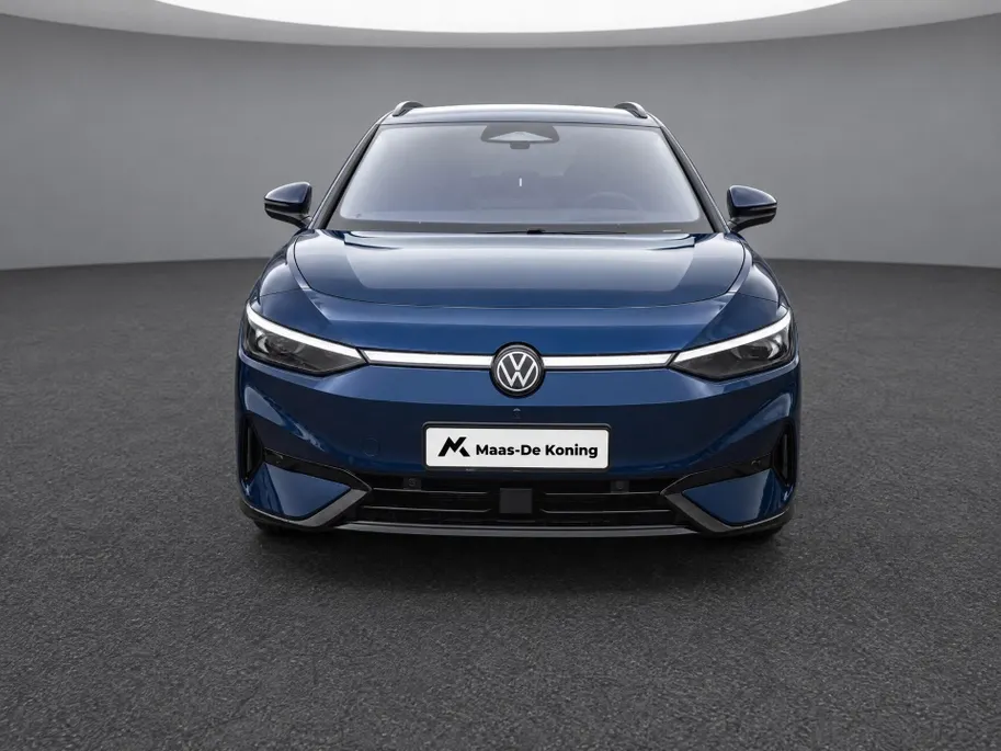 Volkswagen ID.7 Limited Edition Plus 77 kWh accu 286 PK · Trekhaak inklapbaar, met elektrische ontgrendeling · Draadloze telefoonlader ·
