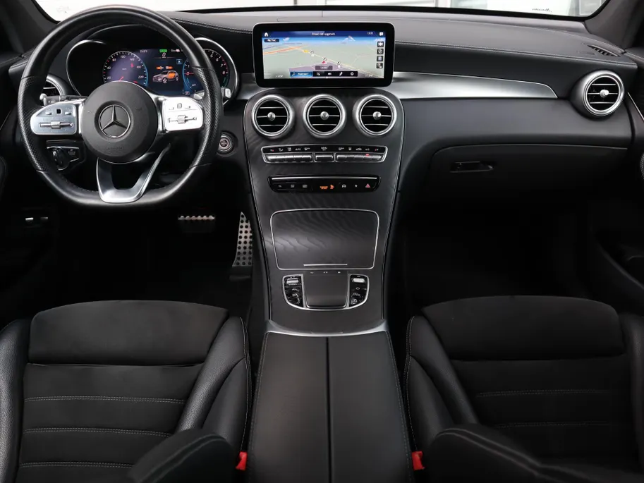 Mercedes-Benz GLC 300e 4MATIC Business Solution AMG l Trekhaak l Stoelverwarming l Achteruitrij camera
