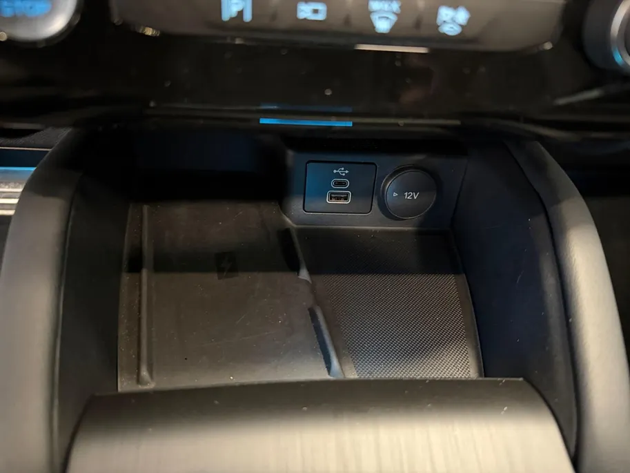 Ford Kuga 2.5 PHEV ST-Line X | NL Auto | Winterpack | Panorama Dak | Elec Trekhaak | Technology Pack | Matrix Led Koplampen | B&O Audio | 19 Inch LM Velgen |