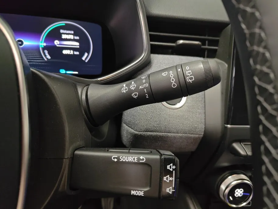 Renault Clio 1.6 E-Tech Full Hybrid 145 techno AUTOMAAT NAVI AIRCO CAMERA PARKEERSENSOREN CRUISE CONTROLE APPLE CARPLAY ANDROID AUTO DEALER ONDERHOUDEN ZEER MOOIE AUTO