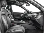 Audi e-tron 55 300kW/408PK S Line 95Kwh · SOH 94,6% · Panoramadak · Leder/Alcantara · 360°Camera + Parkeersensoren · Stoelverwarming ·