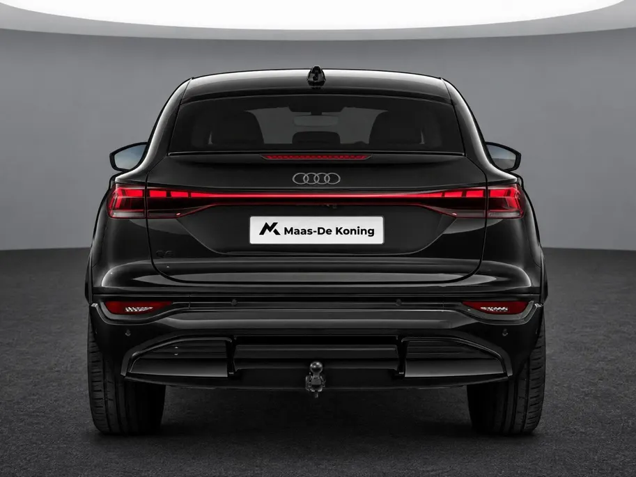 Audi Q6 e-tron Sportback S edition 83 kWh 252 PK · Trekhak elek. wegklapbaar · Optiekpakket zwart · S-line zwart leder-kunstlederen bekleding