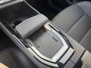 Renault Austral 1.2 E-Tech full hybrid 200 esprit Alpine | Automaat | Automatische Achterklep | Cruise & Climate Control | Stoel & Stuurverwarming | Apple Carplay & Android Auto | Camera | 12 Maanden BOVAG Garantie