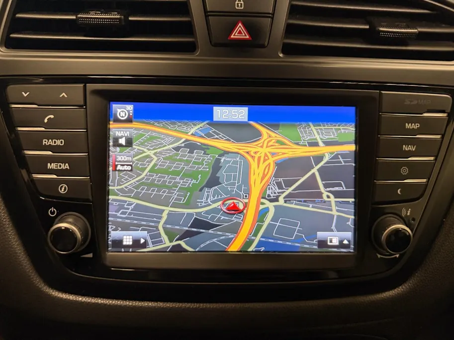 Hyundai i20 1.0 TURBO | BLACK EDITION | NAVI | TREKHAAK | NL-AUTO |