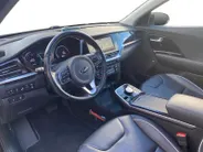 Kia e-Niro ExecutiveLine 64 kWh | Climate control | Leder | Stoel + stuurverwarming en ventilatie | Schuif/kanteldak | Navigatie | 17 inch LM-velgen | Keyless | SOH 97% |
