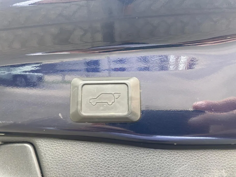 Toyota RAV4 2.5 Hybrid AWD Executive |1650 kg Trekgewicht |Trekhaak| Leer| Navigatie| Schuif-kanteldak | Verwarmbare stoelen| Adaptieve Cruise Controle| All season banden|