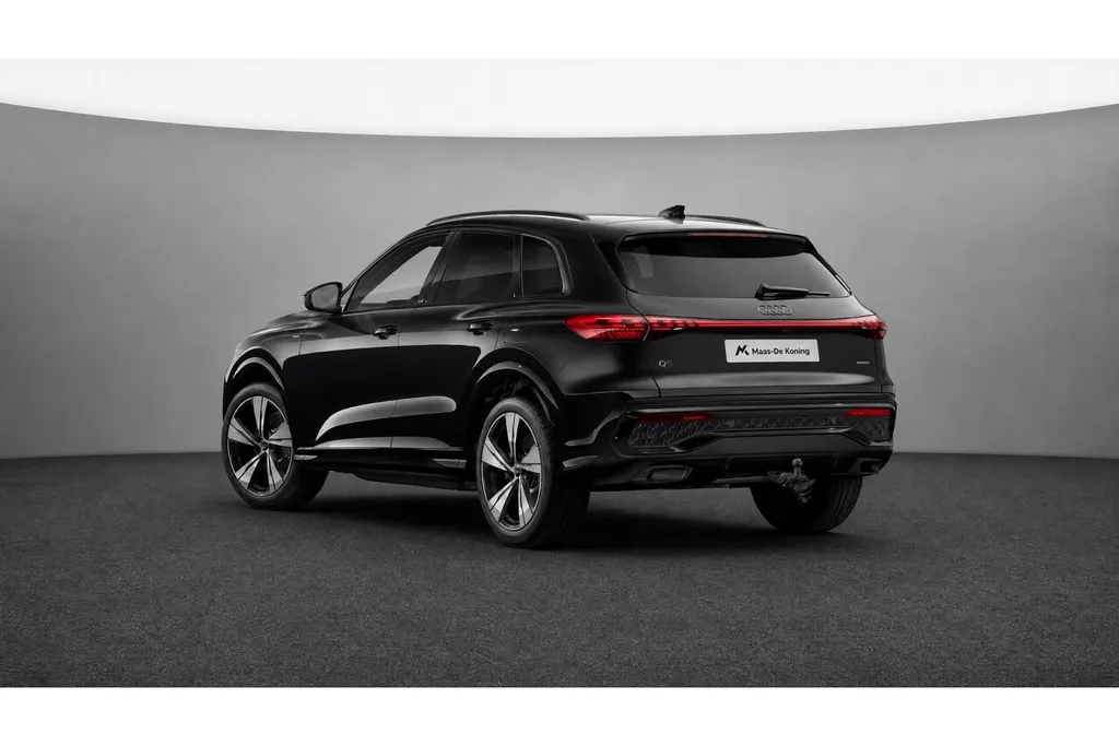 Audi Q5 2.0 TFSI e-hybrid quattro S edition 299 PK · 21' LM Velgen · Tech plus · Glazen panoramadak · Luchtvering
