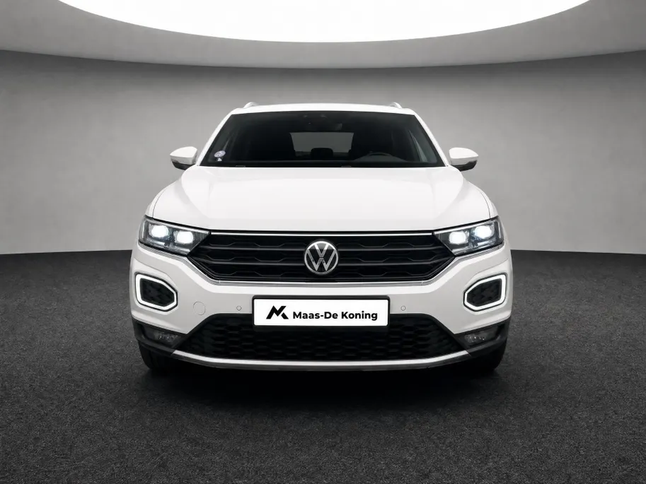 Volkswagen T-Roc 1.5 TSI 150pk DSG Sport · Camera · Trekhaak · Navigatie · Stoelverwarming · 18'' Inch ·