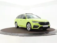 Škoda Octavia 1.4 TSI 245pk DSG RS iV PHEV · Panoramadak · Camera · Elek. Voorstoelen · Head-Up · Stoel-& Stuurverwarming · 19'' Inch · Canton Audio ·