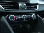 Alfa Romeo Giulia 2.0 Turbo 280 PK Competizione Q4 AWD | Harman | Veloce | 19'