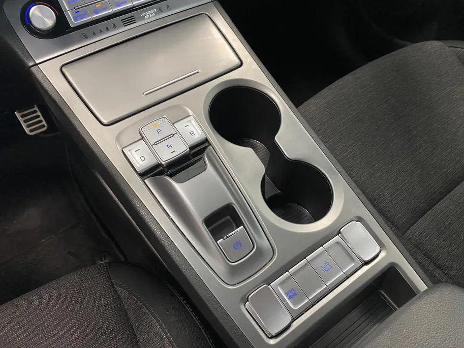 Hyundai Kona EV | 64 KWH | COMFORT | APPLE CARPLAY | CAMERA | DEALERONDERHOUDEN |