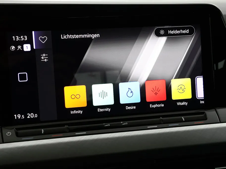 Volkswagen Golf 1.0 eTSI 110pk DSG Life Business · Camera · Keyless · Dodehoeksensor · Apple/Android Car Play · Clima · Navigatie · Garantie t/m 12-10-2026 of 60.000km