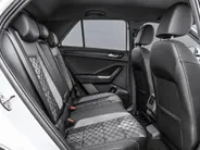Volkswagen T-Roc 1.5 TSI 150pk DSG R-Line · Camera · Keyless · Dodehoeksensor · Stoelverwarming · ACC · Elek. Achterklep · 18'Velgen · Garantie t/m 19-02-2027