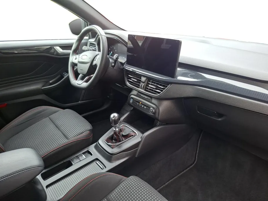 Ford Focus Wagon 1.0 EcoBoost Hybrid ST Line | NL-Auto | Dealeronderhouden | Winter Pack | Climate Control | Parkeersensoren | 17' Lichtmetaal | Apple Carplay&Android Auto | Led Koplampen |