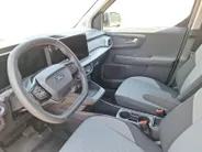 Ford E-Transit Courier Limited 44 kWh | Driver assistancepack | Winterpack | Trekhaak | Led laadruimteverlichting | Climate Control | Verwarmbare stoelen | Camera | 17' Lichtmetaal |te bestellen