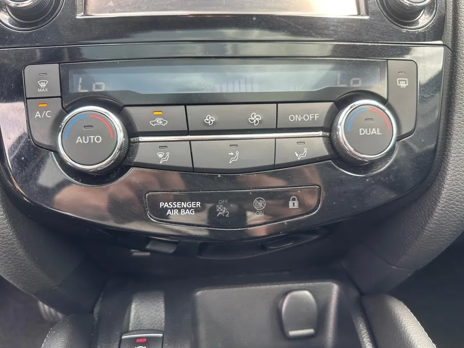 Nissan QASHQAI 1.2 N-Connecta | Navi | Climate | Cruise | Panodak | Trekhaak |