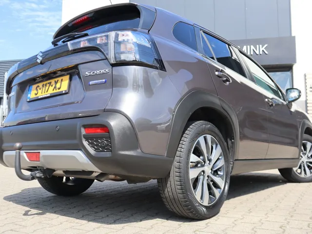 Suzuki S-Cross 1.4 BoosterJet Hybrid Select | Carplay | Trekhaak | All Seasons VERKOCHT