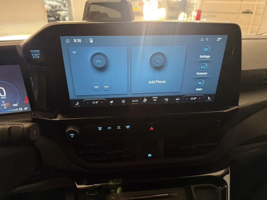 Ford Transit Custom 320 2.5 PHEV L2H1 Sport DC 230 PK | AUTOMAAT | Uniek Sport Interieur | 19 inch Lichtmetalen Velgen | Trekhaak | Achteruitrijcamera | |Verwarmbare Voorstoelen en Stuurwiel |