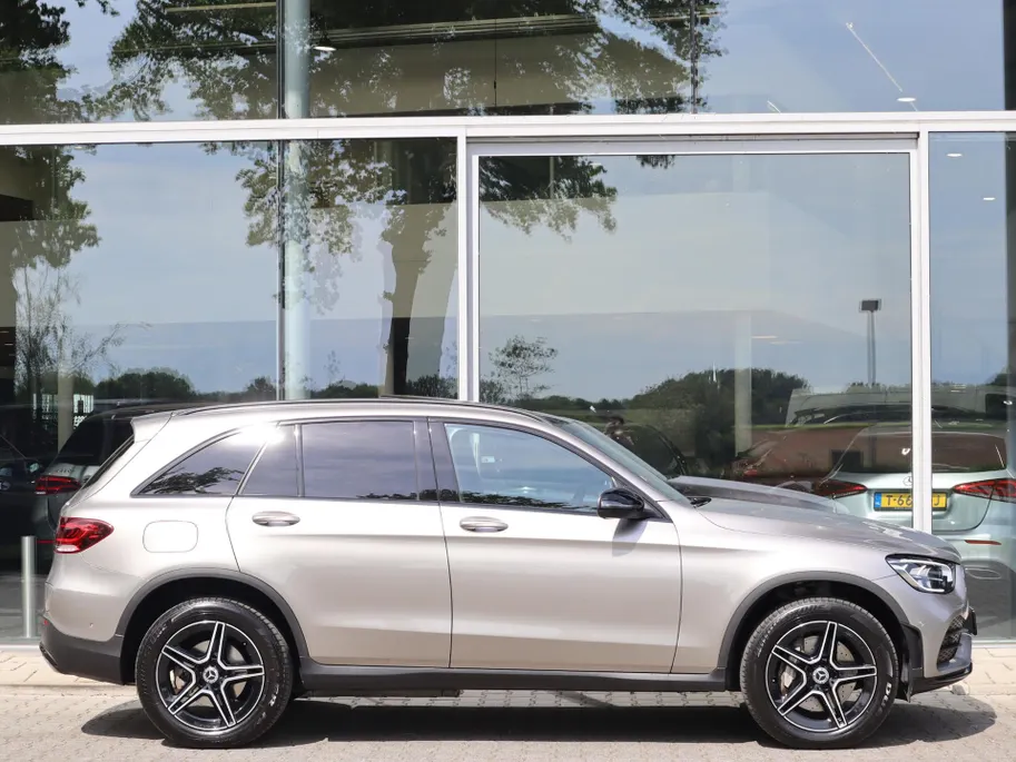 Mercedes-Benz GLC 300e 4MATIC Business Solution AMG l Trekhaak l Stoelverwarming l Achteruitrij camera
