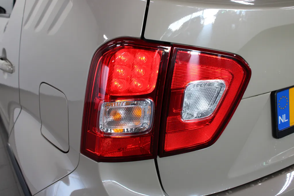 Suzuki Ignis 1.2 Smart Hybrid Select / Camera / Stoelverwarming / Allseason banden /