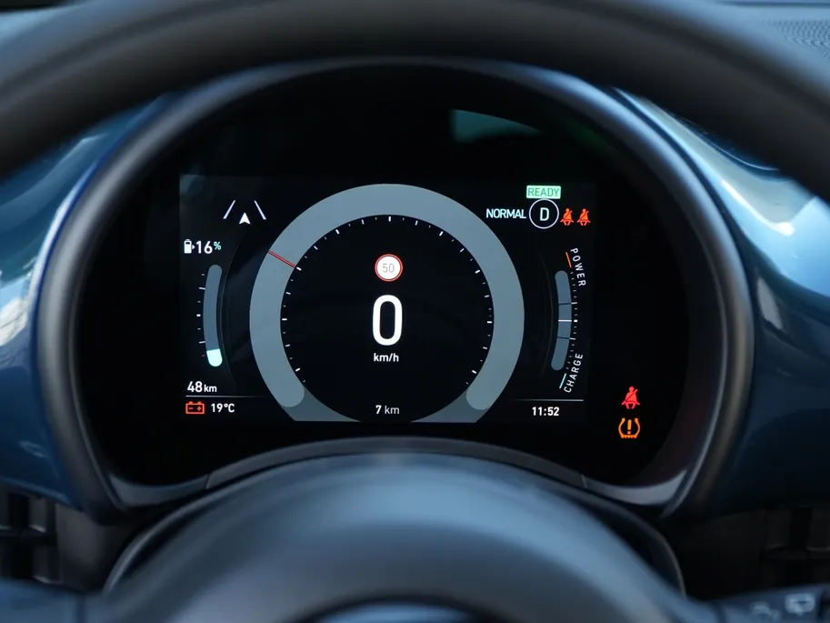 Fiat 500e Icon 42 kWh | Pano | Style | Camera | Comfort | Carplay | 17'