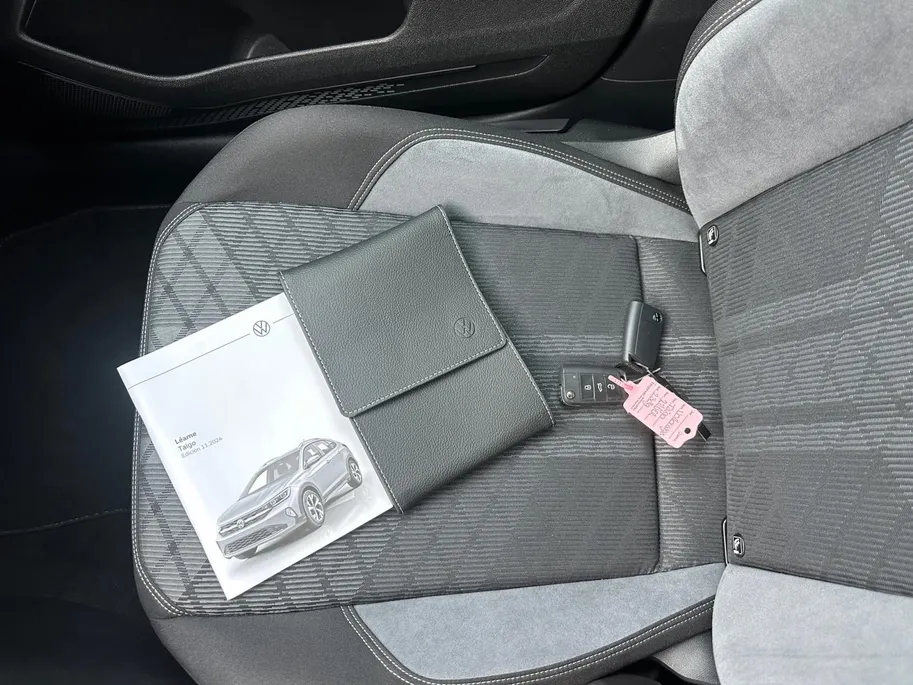 Volkswagen Taigo 1.0 TSI R-Line | Digital Cockpit | Camera | Adaptive Cruise Control | Apple CarPlay & Android Auto | LMV | Climate Control | Parkeersensoren | Verwarmde Spiegels |