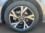 Toyota Yaris 1.5 Hybrid 115 Comfort *NIEUW*Automaat*Navi via Carplay*Camera*Climate Control*Adapt. Cruise Control*LM.Velgen*NIEUWE AUTO!