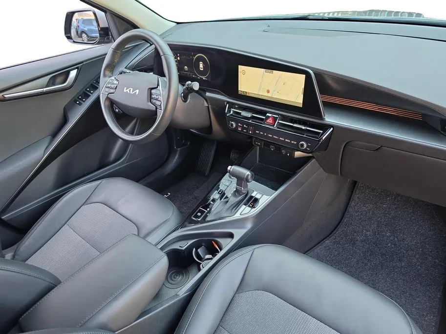 Kia Niro 1.6 GDi Hybrid DynamicLine | Two-Tone | Trekhaak | Climate control | Navigatie | Cruise control