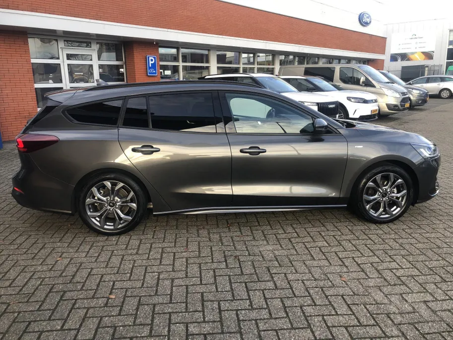 Ford Focus Wagon 1.0 EcoBoost Hybrid ST Line GROOT NAVIGATIESCHERM.
