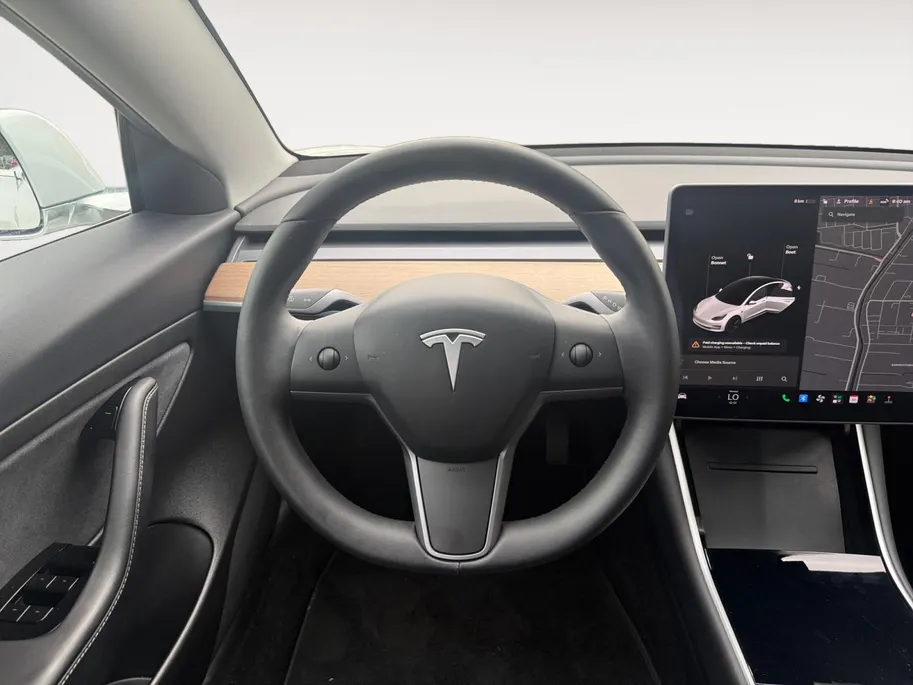 Tesla Model 3 Standard RWD Plus 60 kWh 87,8% SoH | 448Km Actieradius | Goed onderhouden! | Panoramadak | Elektr. Stoelen | Autopilot | 12 maanden garantie! |
