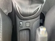 Renault Clio Estate 0.9 TCe Limited | Camera | Parkeersensoren | Bluetooth | Navigatie | All Season Banden | Dealer Onderhouden | 12 Maanden BOVAG Garantie