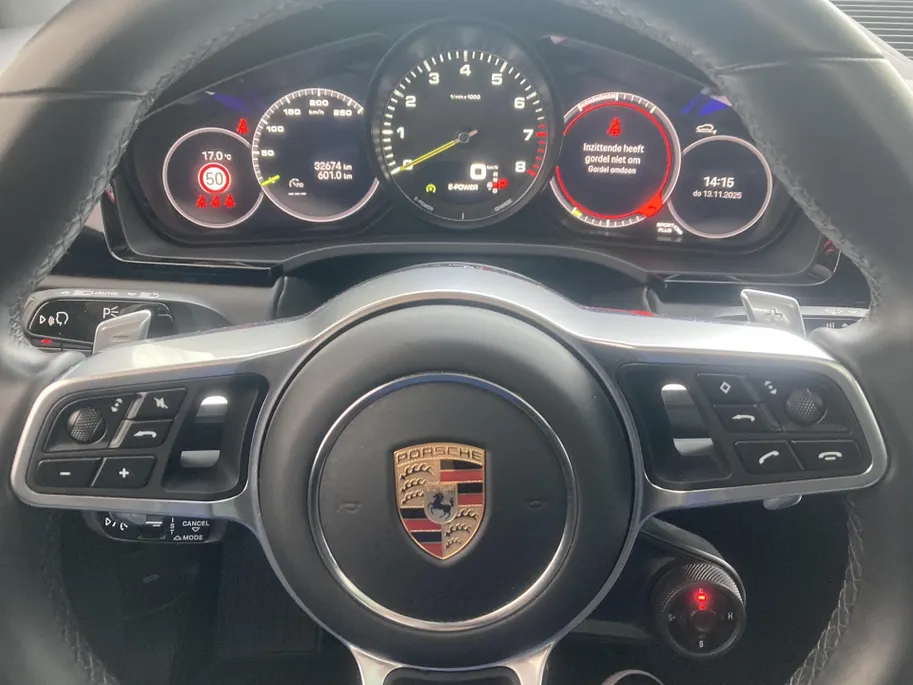 Porsche Cayenne 3.0 E-Hybrid 340KW met Panoramadak