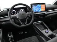 Volkswagen T-Roc R-Line First Edition 1.5 eTSI 150 PK 7 versn. DSG · Electrische achterklep · Achteruitrijcamera · Draadloze telefoonlader · Voorraad OUTLET · Prijs is inclusief inruilpremie ·