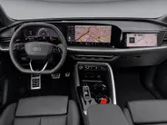 Audi Q5 2.0TFSIe-hybrid 220kW/299PK quattro S Line · Panoramadak · Trekhaak · 360°Camera + Parkeersensoren · Leder · Garantie t/m 17-05-2030 of 120000km.