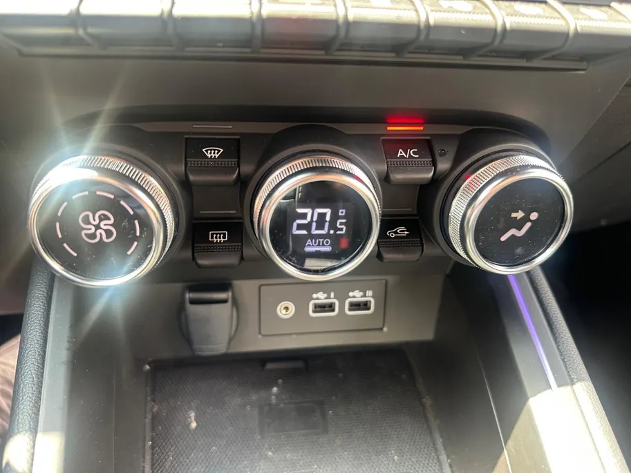 Mitsubishi Colt 1.6 HEV Instyle | Rondom Camera | Stoel-stuur verwarming | Bose | Zwarte velgen | Climate | Telefoon |