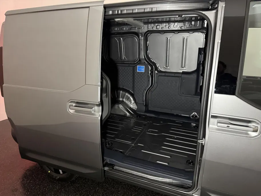 Kia PV5 Cargo 71,2 kWh 163pk L2H1 Elite 2x schuifdeur | Metallic Lak Inbegrepen!