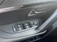 Peugeot 2008 1.2 m-Hybrid autom. 145pk Allure | Automaat | Voor en achter Camera | Apple Carplay/Android Auto | DAB | Cruise Control | Climate Control | Hoge Instap