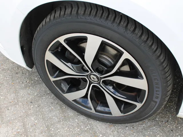 Renault Mégane Estate 1.3 TCe 160 PK Bose | Trekhaak | Bose geluid | Camera achter | Wit metallic |