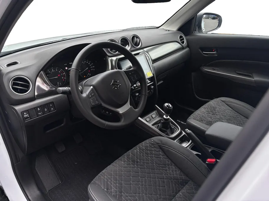 Suzuki Vitara 1.4 Boosterjet Style | €2000,- Korting | Navigatie | Achteruit rij camera | Stoelverwarming | 10 Jaar Fabr Garantie |